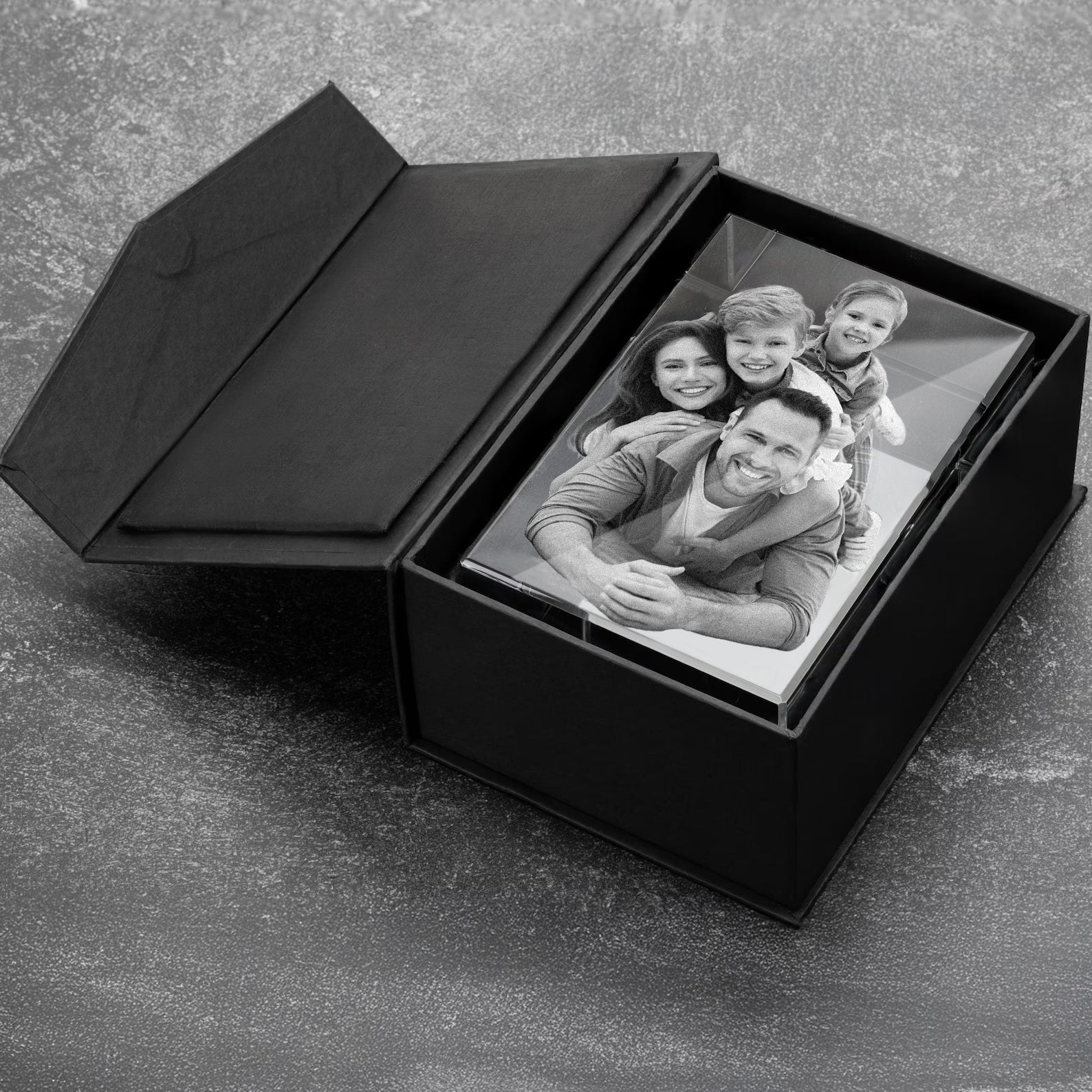 Laser etched 3D picture in a gift box